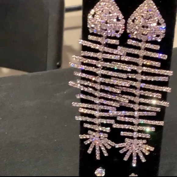 Fishbone Rhinestone Earrings - Picture 6 of 10